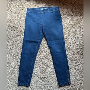 Women’s New York & Company Low Rise Jean Leggings; Size 6